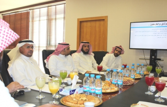 The visit of Dr. Abdullah Bashel in charge of the Ministry of Communications and Information Technology represented by the e-Government Program (Yesser), accompanied by the Dean of Information Technology and Distance Learning at Salman bin Abdulaziz University, Dr. Muhammad bin Saeed Al-Qahtani