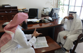 The visit of the Vice Dean for Quality and Development, Prof. Dr. Saleh Al-Qahtani, to follow up the admission process 1436/1435 AH